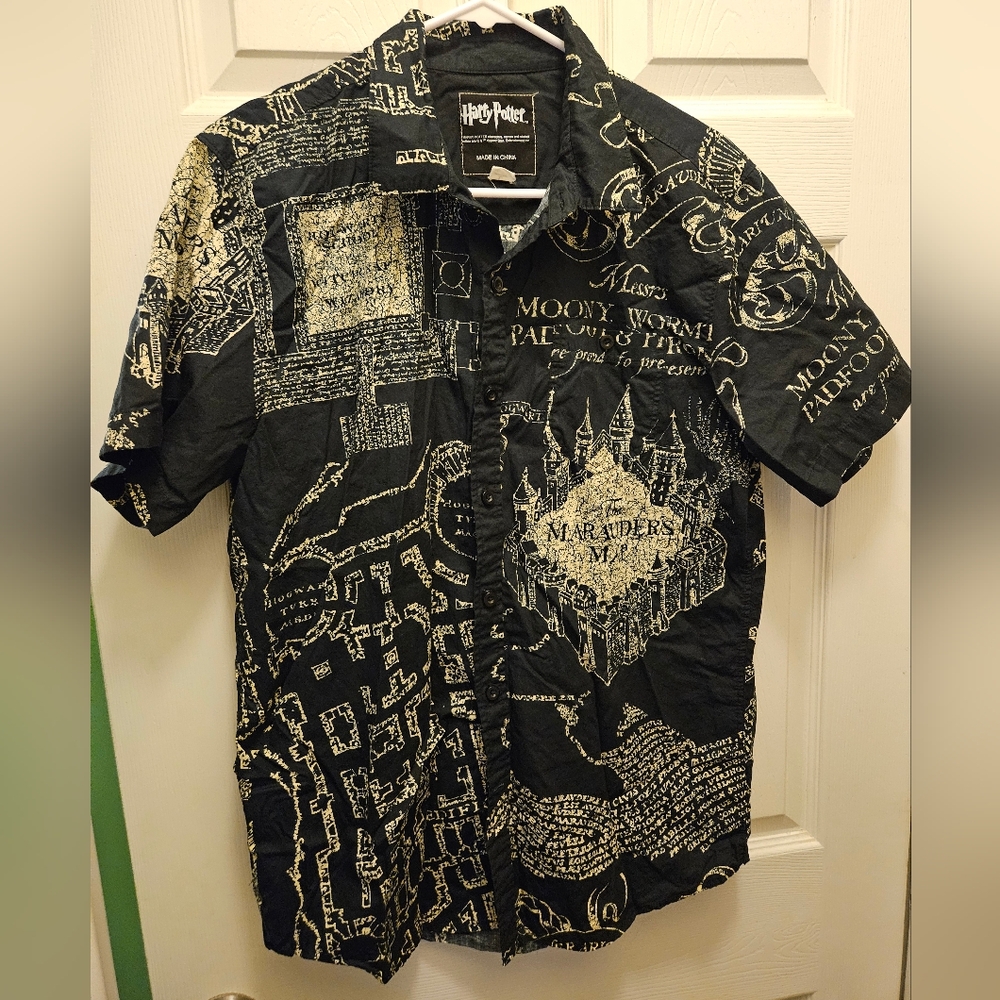 Harry Potter Mens L button down short-sleeved shirt